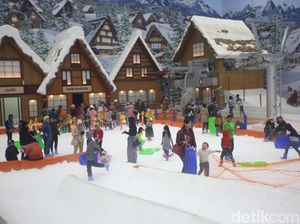 Brrr! Serunya Main Salju Jepang di Trans Snow World Bintaro