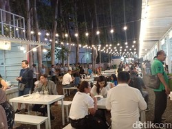 Anies Resmikan Lahan Pakir Thamrin 10 yang Diubah Jadi Pusat Kuliner