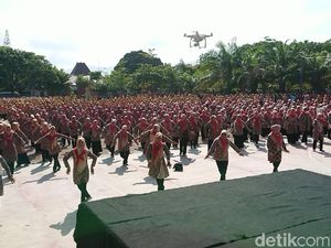 Selamat Hari Ibu, 7.574 Ibu Guru Pecahkan Rekor MURI Selamat Hari Ibu, 7.574 Ibu Guru Pecahkan Rekor MURI