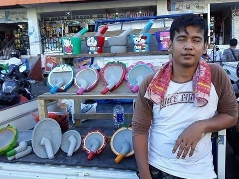 Wow! Sopir Pick Up di Makassar Kerja Keras Dukung Istri Selesaikan S2