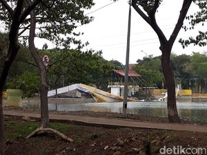 Dinas Bina Marga Bantu PPK Kemayoran Investigasi Penyebab Jembatan Ambruk Dinas Bina Marga Bantu PPK Kemayoran Investigasi Penyebab Jembatan Ambruk