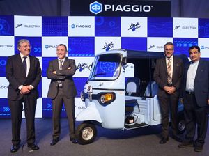 Bajaj Bertenaga Listrik dari Piaggio
