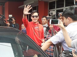 Dulu Buang Sial Lempar Celana Dalam, Kriss Hatta Kini Pilih Hal Lain
