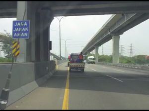 Lalin Arah Cikampek Lancar, Contraflow Tol Japek Ditutup