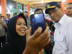 Momen Menhub Cek Arus Libur Natal di Terminal Kampung Rambutan