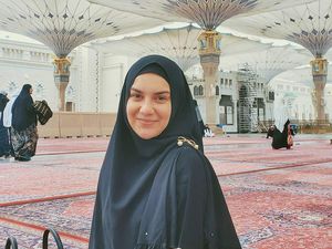 Foto di Masjib Nabawi, Irish Bella Didoakan agar Dikaruniai Momongan