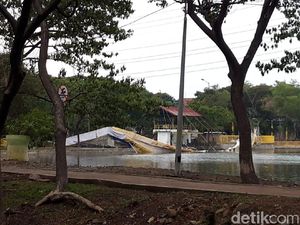 Polisi Selidiki Penyebab Ambruknya Jembatan di Utan Kemayoran Polisi Selidiki Penyebab Ambruknya Jembatan di Utan Kemayoran
