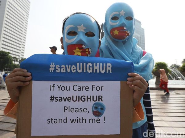 Aksi Mengecam Kekerasan Terhadap Muslim Uighur