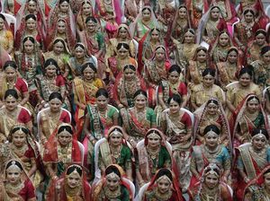 Momen Nikah Massal Ratusan Pengantin di India