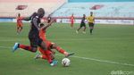 Persipura Vs Borneo FC Imbang di Sidoarjo
