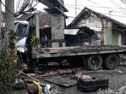 Ini 7 Nama Korban Tewas Truk Angkut Ekskavator Kecelakaan Purwodadi