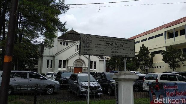 Menelusuri Tiga Gereja Tua di Kota Bandung