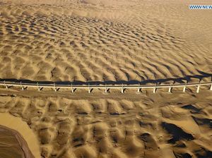 Bangun Jalur Kereta Cepat di Atas Gurun Pasir? China Bisa!