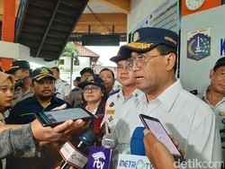 H-3 Natal, Menhub Budi Karya Cek Terminal Kampung Rambutan