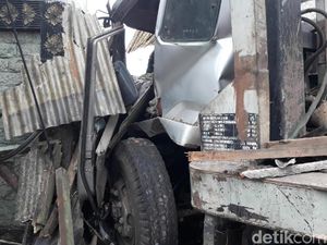 Sopir Truk Angkut Ekskavator Tewaskan 7 Orang Tak Cakap Mengemudi