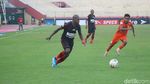 Persipura Vs Borneo FC Imbang di Sidoarjo