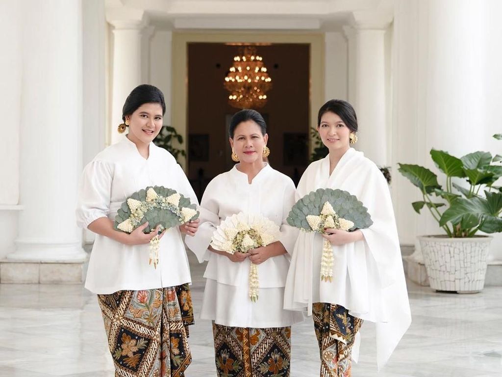 Cantiknya Iriana Jokowi, Kahiyang dan Selvi Ananda Saat Pemotretan Bersama