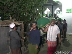 5 Korban Kecelakaan Maut Truk Muat Ekskavator Dimakamkan Berdampingan