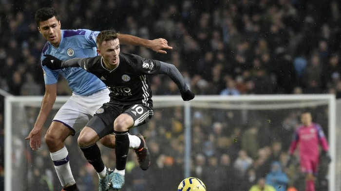 Manchester City berhasil menundukkan Leicester City di pekan ke-18 Liga Inggris. Sempat tertinggal lebih dulu, tim asuhan Pep Guardiola itu akhirnya menang 3-1.