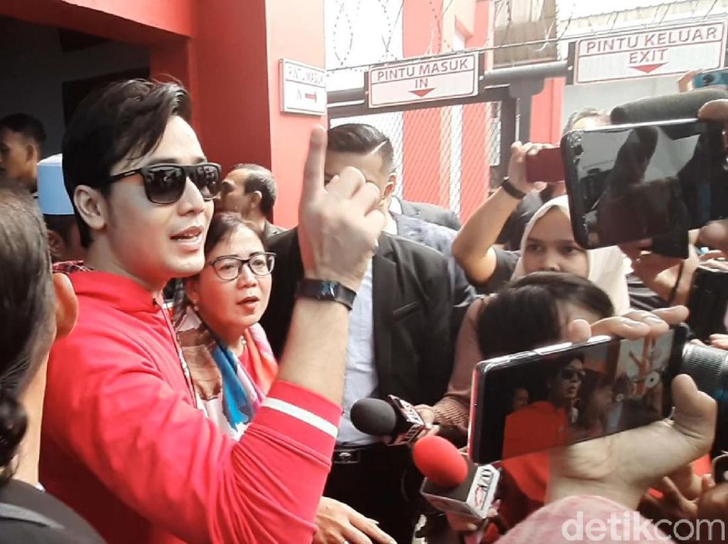 Tahu Rahasia Besar, Kriss Hatta Sebut Sidi Siwi Percuma Polisikan @digeeembok Tahu Rahasia Besar, Kriss Hatta Sebut Sidi Siwi Percuma Polisikan @digeeembok