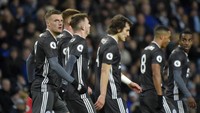 Sedangkan bagi Leicester, kekalahan ini tak mempengaruhi posisi mereka di peringkat kedua, namun selisih mereka dengan City kini hanya terpaut satu poin saja.