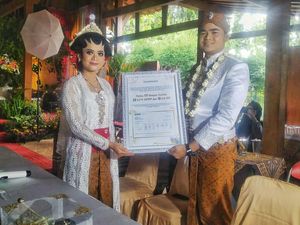 Pasangan di Klaten Nikah Pakai Mahar ETF, Apa Itu?