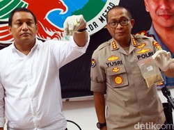 Melawan Polisi Pakai Senjata Tajam, Bandar 1 Kg Sabu Ditembak Mati