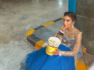 Cantik dan Menarik, Ini Pose Tasya Farasya Saat Kulineran Cantik dan Menarik, Ini Pose Tasya Farasya Saat Kulineran