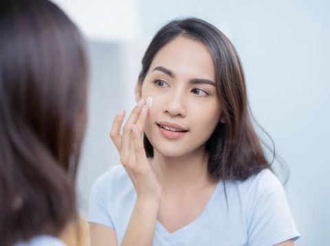 5 Rutinas Rumahan yang Bantu Wajah Terlihat Awet Muda