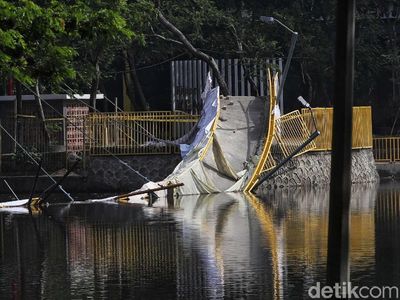 Jembatannya Ambruk! Hutan Kota Kemayoran Kini Ditutup Sementara