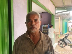 Waswas Sarkim Tunggu Kabar Anaknya yang Terjebak di Gua Lele