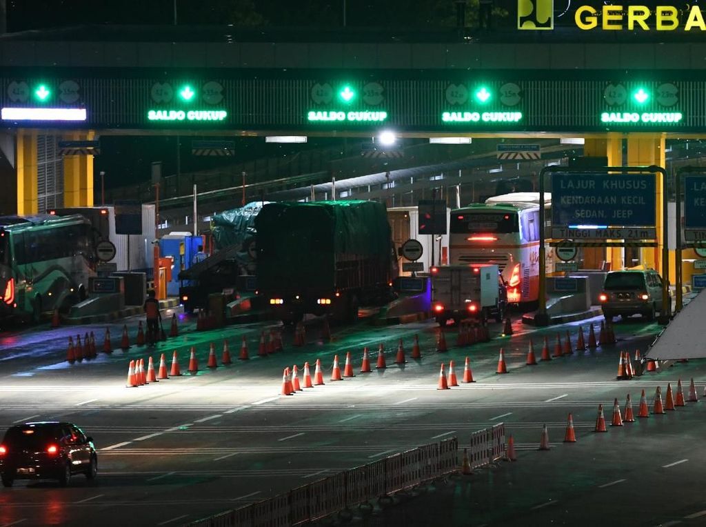 Hampir 500 Ribu Kendaraan Menuju Jakarta Lewat Tol Setelah Lebaran Hampir 500 Ribu Kendaraan Menuju Jakarta Lewat Tol Setelah Lebaran