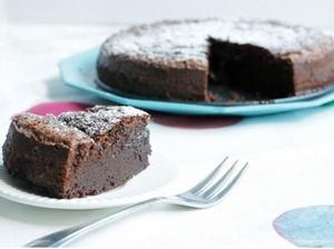Dengan 2 Bahan Ini Kamu Bisa Bikin Cake Nutella yang Lumer Legit Dengan 2 Bahan Ini Kamu Bisa Bikin Cake Nutella yang Lumer Legit