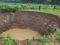 Kata Geolog Soal Lubang Raksasa di Maros