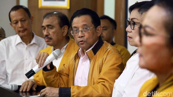 Curhat Pendiri Hanura Soal Wiranto