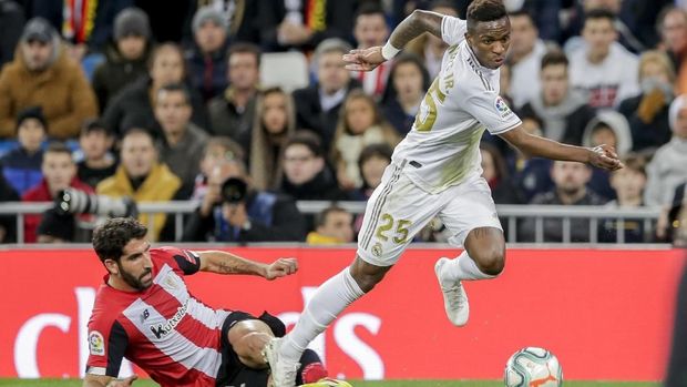 Vinicius Jr nyaris mencetak gol di babak pertama.