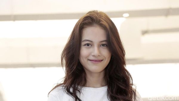 Si Manis Lania Fira yang Sempat Mesra dengan Ariel NOAH