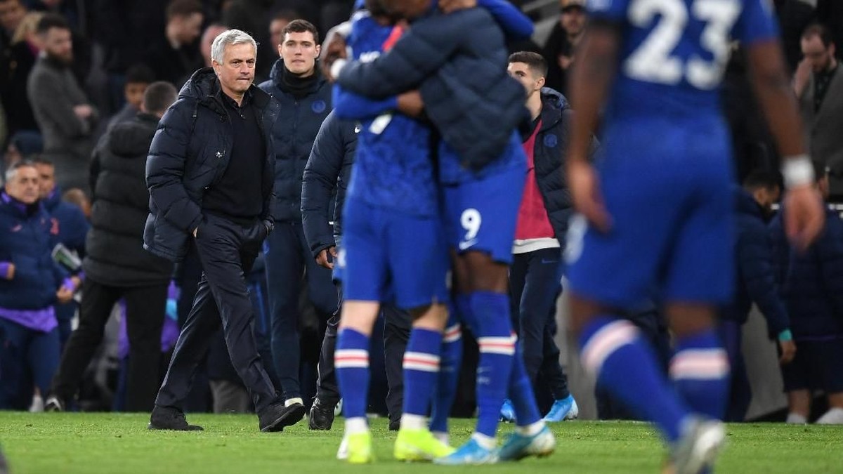Rekor kandang sempurna Jose Mourinho patah di tangan Chelsea. (Foto: Michael Regan / Getty Images)