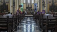 Persiapan Gereja Katedral Sambut Misa dan Natal
