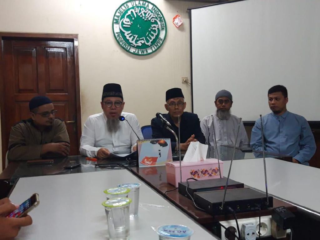 MUI Jatim Imbau Umat Muslim Tak Ucapkan Natal: Kecuali Wapres MUI Jatim Imbau Umat Muslim Tak Ucapkan Natal: Kecuali Wapres