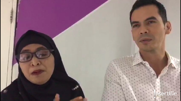 Atalarik Syach di dampingi manajernya