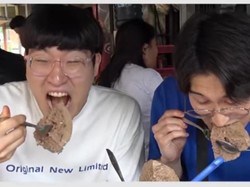 Momen Pertama Cicip Bakso, Orang-orang Korea Ini Ketagihan!