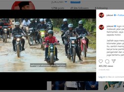 Momen Jokowi Main Lumpur Pakai Motor Custom