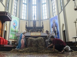 Gereja Katedral Siapkan 3 Sesi Misa Malam Natal