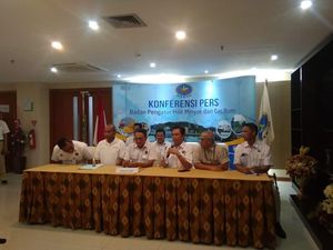 Menteri ESDM Tinjau Pasokan BBM di Posko Nasional pada Masa Nataru