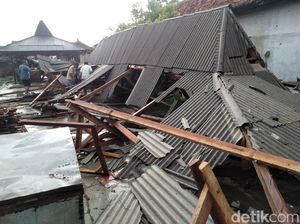 Puluhan Rumah Rusak Imbas Diterjang Angin Kencang di Brebes