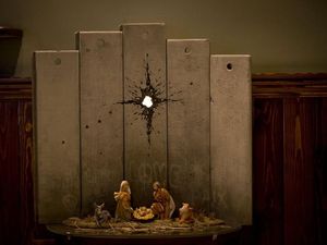 Jelang Natal 2019, Banksy Buat Karya Kelahiran Yesus di Bethlehem Jelang Natal 2019, Banksy Buat Karya Kelahiran Yesus di Bethlehem