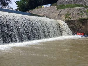 Seorang Pria Hilang Diduga Terpeleset ke Bendungan Leuwi Kuray Bandung Seorang Pria Hilang Diduga Terpeleset ke Bendungan Leuwi Kuray Bandung