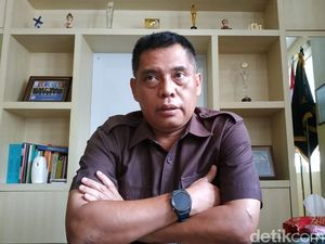 Jelang Natal, Pemkot Surabaya Bagikan 100 APAR ke Gereja-gereja