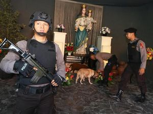 Melihat Pengamanan di Gereja Seluruh Indonesia Jelang Natal Melihat Pengamanan di Gereja Seluruh Indonesia Jelang Natal